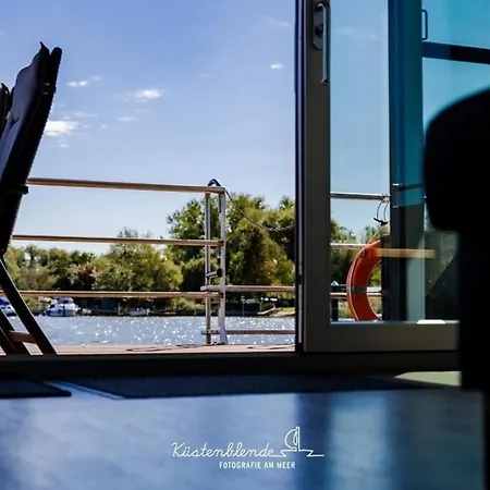 Botel Hausboot Arielle Ribnitz-Damgarten