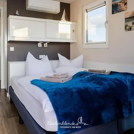 Hausboot Arielle Ribnitz-Damgarten